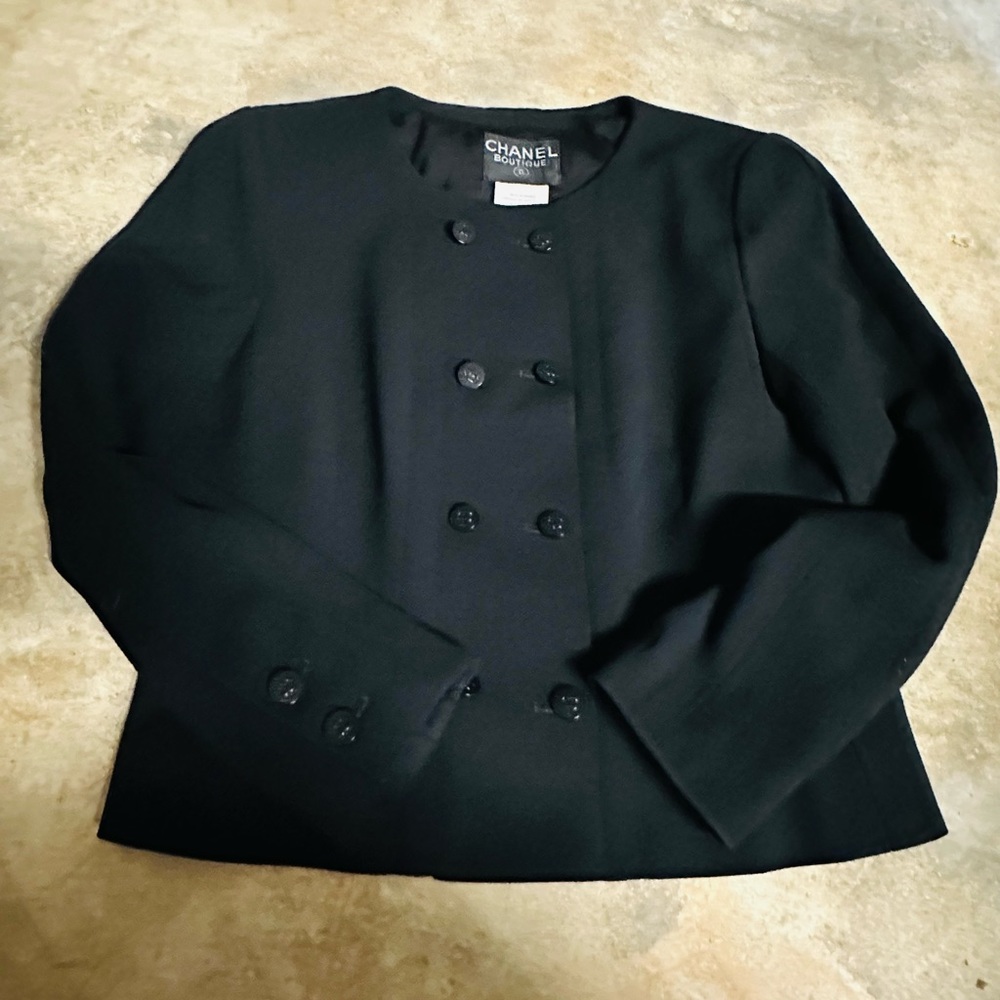 Authentic Chanel boutique black blazer size 42